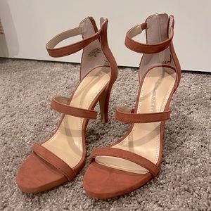 Kelly & Katie Courtnee Mauve Pink Strappy Heeled Sandals Back Zipper Size 7